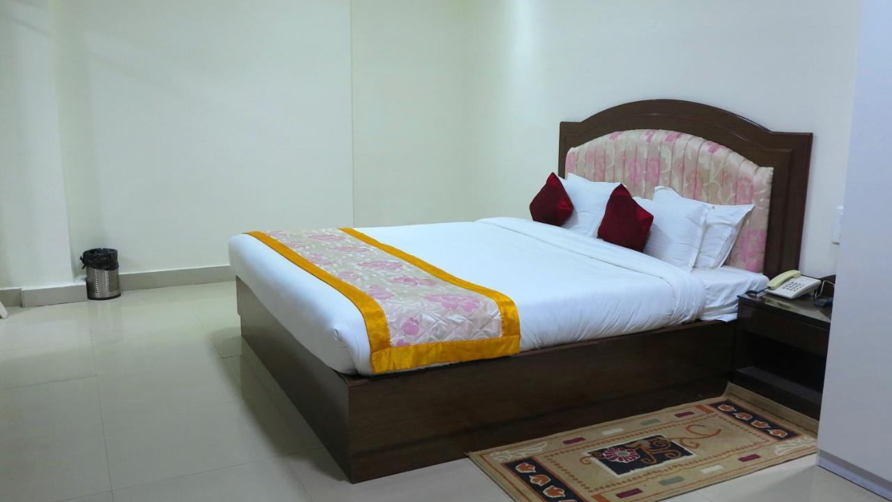 Bodhgaya Regency Hotel Extérieur photo